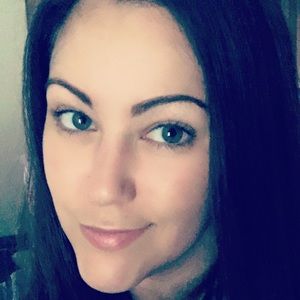 Meet your Posher, Alyson